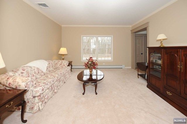 85 East Mahwah Road Mahwah, NJ 07430 - Photo 4 of 20