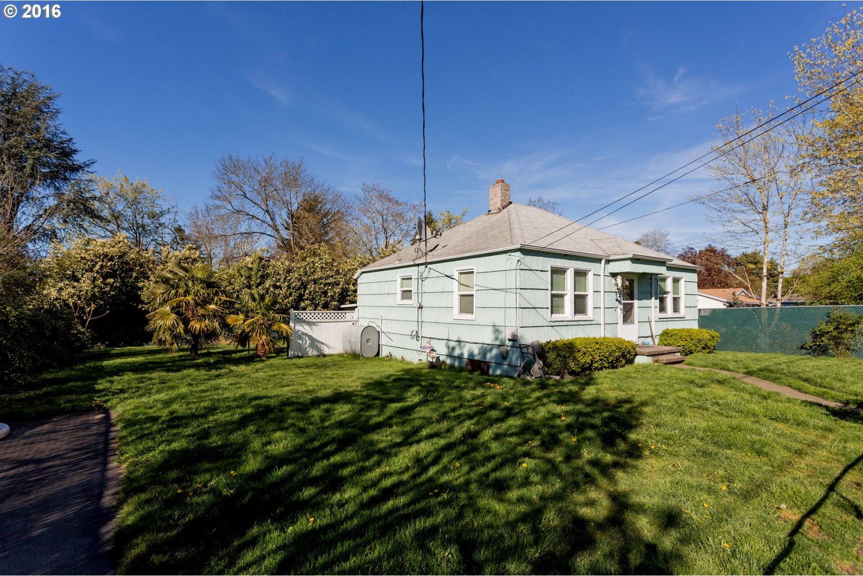 6147 Northeast Failing Street Portland, OR 97213 - Photo 4 of 23