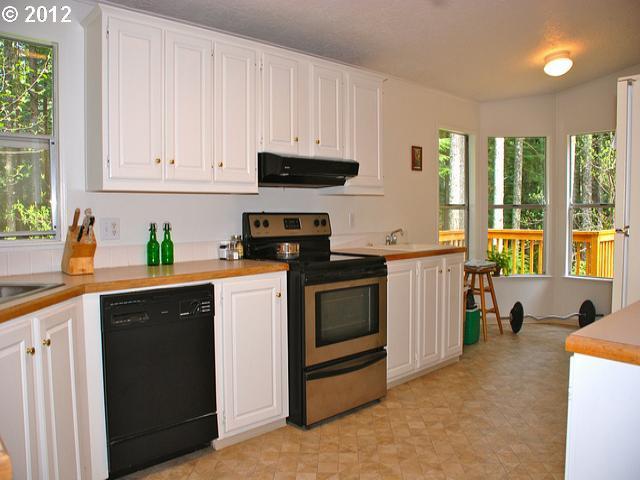 312 Southeast Hemlock Road Corbett, OR 97019 - Photo 8 of 16 Gallery Image 8
