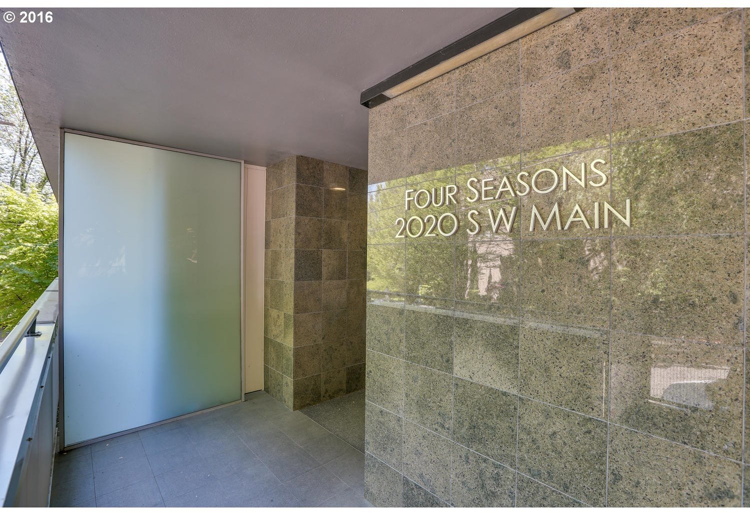 2020 Southwest Main Street, Unit 402 Portland, OR 97205 - Photo 25 of 29