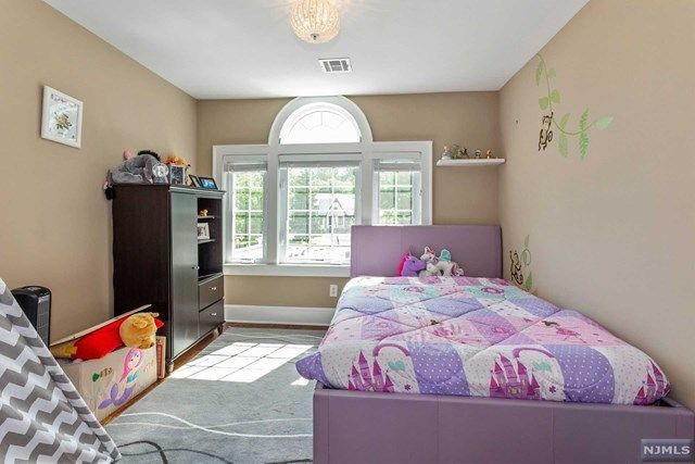 249 Orange Road Montclair, NJ 07042 - Photo 12 of 22 Gallery Image 12