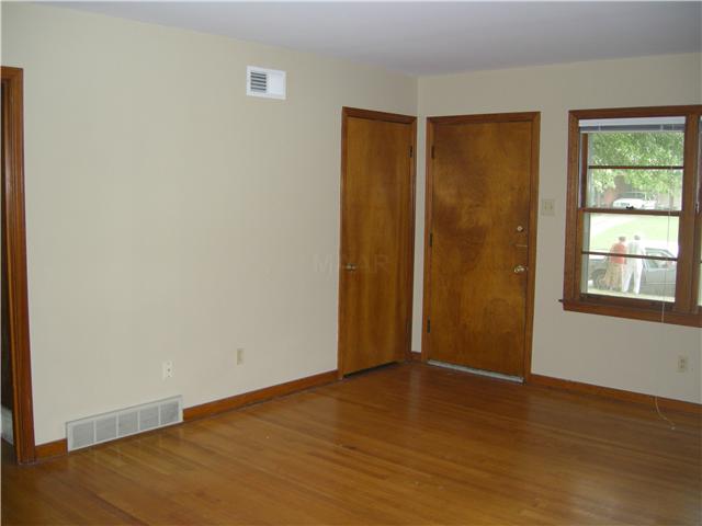 1638 Hopewell Road Memphis, TN 38117 - Photo 3 of 8 Gallery Image 3
