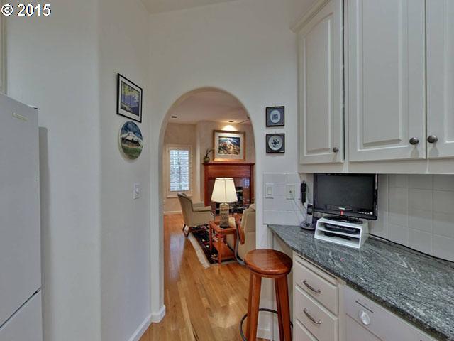 9924 Northwest Abbey Road Portland, OR 97229 - Photo 13 of 16 Gallery Image 13