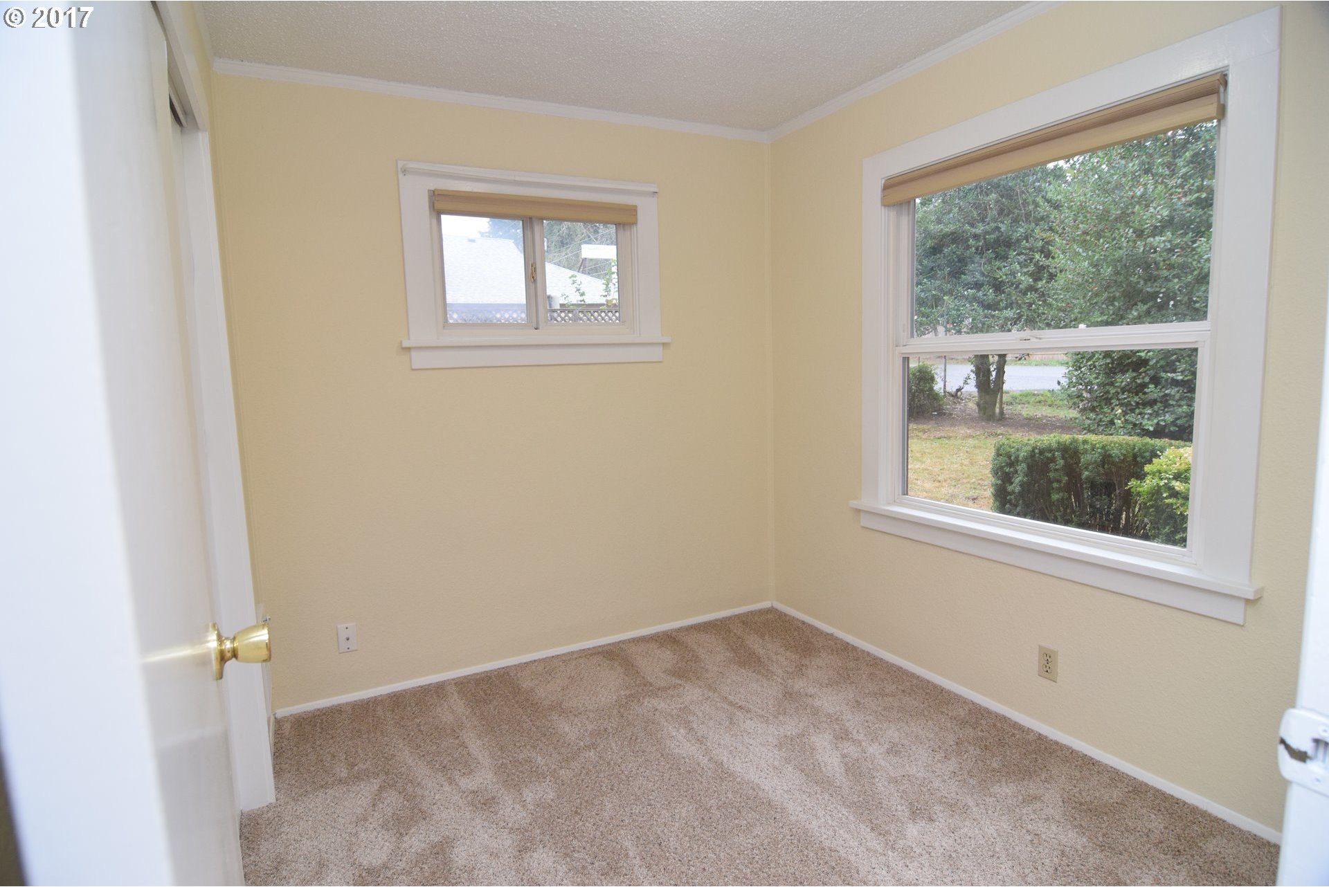 5507 Southwest Taylors Ferry Road Portland, OR 97219 - Photo 11 of 23 Gallery Image 11