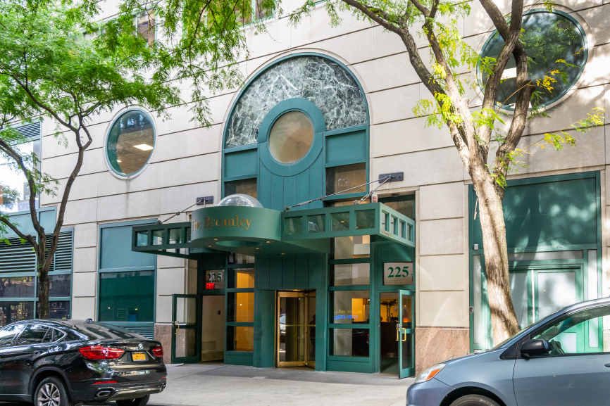 The Bromley 225 W 83rd St, Manhattan, NY 10024 - Photo 4 of 24