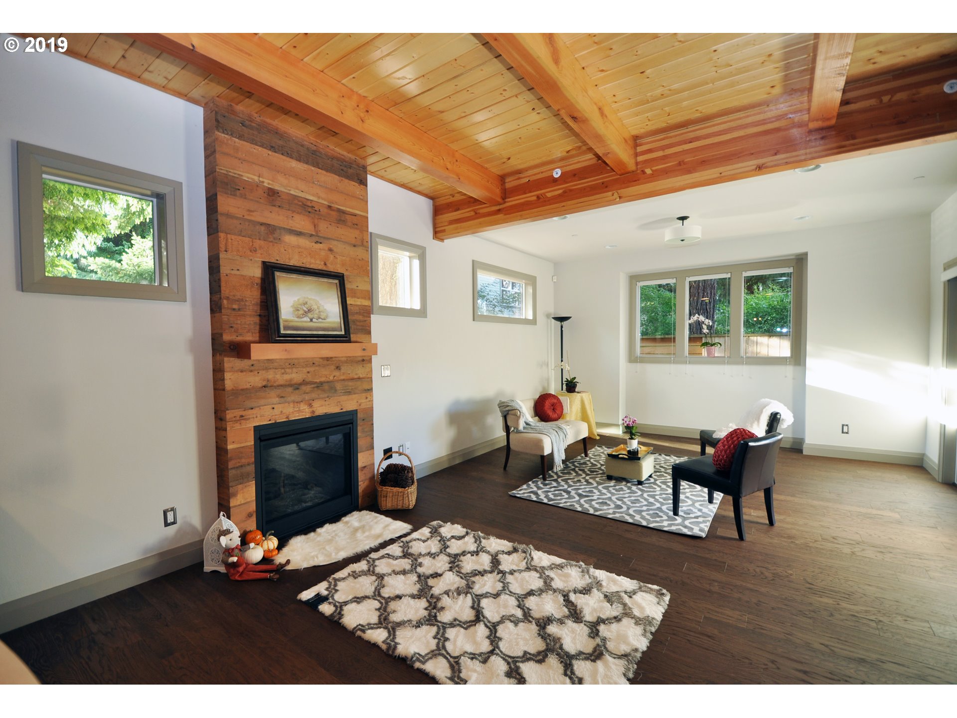 7655 Southeast Sherman Street Portland, OR 97215 - Photo 10 of 32