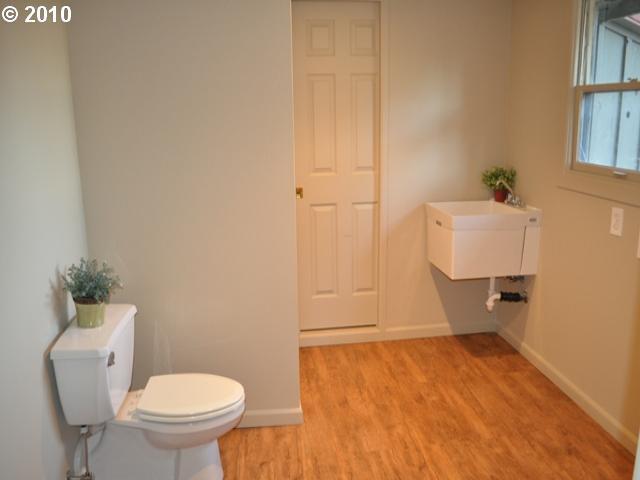 21389 Hazelnut Ridge Road Scotts Mills, OR 97375 - Photo 12 of 16 Gallery Image 12