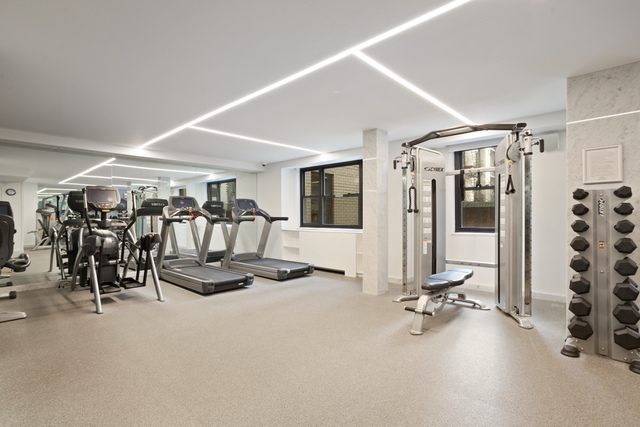 315 E 72nd St, Manhattan, NY 10021 - Photo 5 of 16