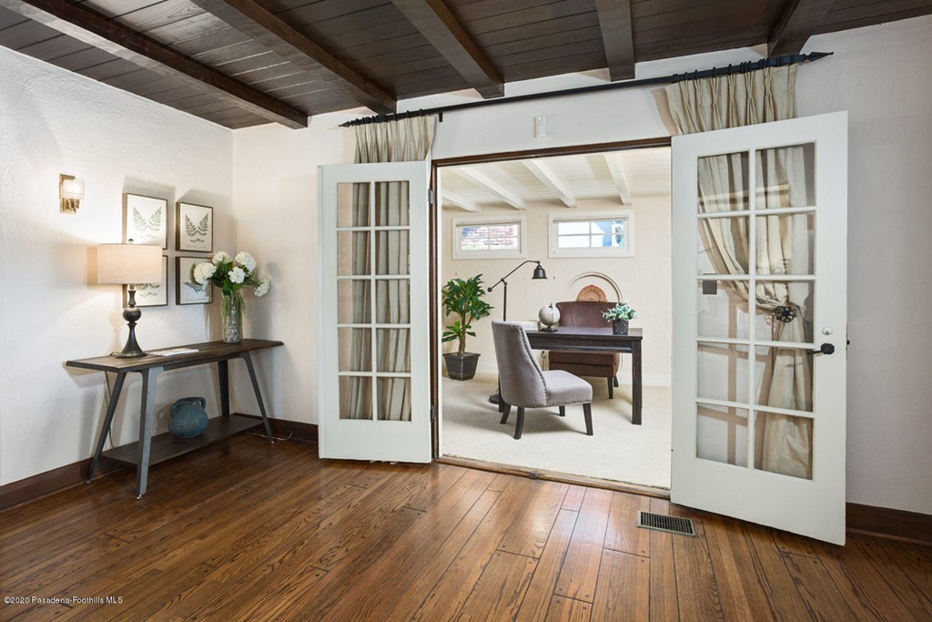 465 Allendale Road Pasadena, CA 91106 - Photo 4 of 37 572757