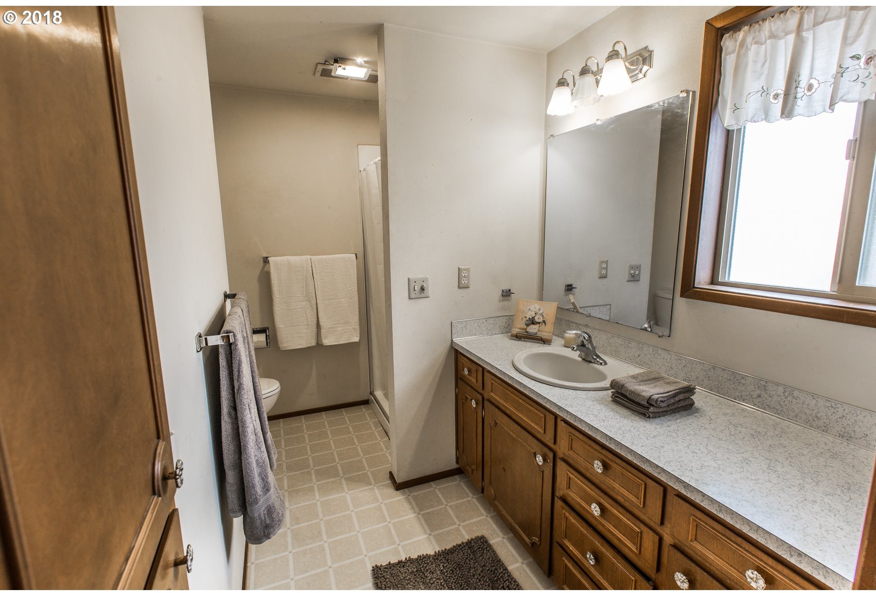 1422 Lawnridge Avenue Springfield, OR 97477 - Photo 10 of 20 Gallery Image 10