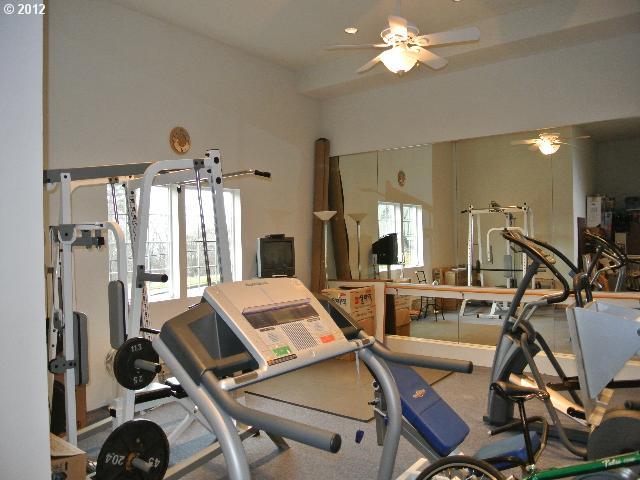 4030 Northwest Riggs Drive Portland, OR 97229 - Photo 4 of 15 Gallery Image 4