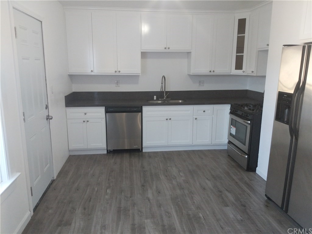 405 West 9th Street Long Beach, CA 90813 - Photo 3 of 7