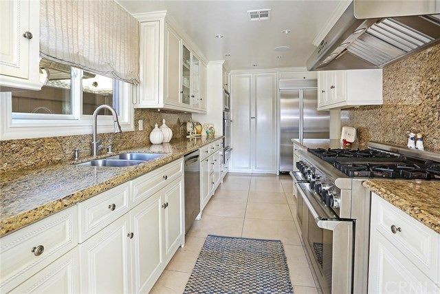 $2,900,000 | 208 Grand Canal, Newport Beach, CA 92662