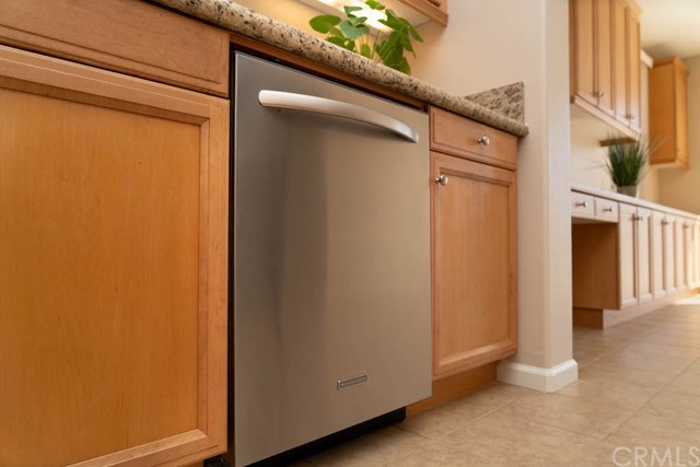 5473 Stoneview Road Rancho Cucamonga, CA 91739 - Photo 18 of 56 Kitchen aid stainless steel appliances