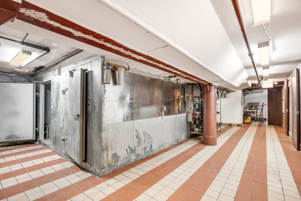 451 Washington Street, Unit RETAIL Manhattan, NY 10013 - Photo 7 of 9