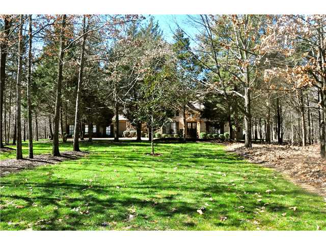 4529 Seed Tick in Lakeland, TN is sure to exceed your expecations!  Great curb appeal too!