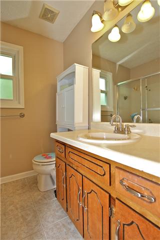 2766 Union Hall Road Clarksville, TN 37040 - Photo 17 of 21 Second Full Bathroom Features Tub/Shower Combination