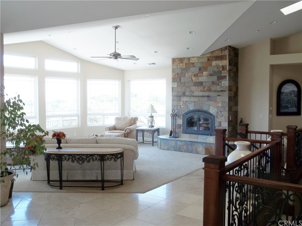 757 Duntov Drive Arroyo Grande, CA 93420 - Photo 14 of 40 Living Room