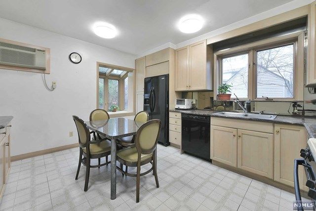 948 Prince Street Teaneck, NJ 07666 - Photo 6 of 18