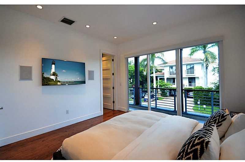 573 Warren Lane Key Biscayne, FL 33149 - Photo 16 of 32