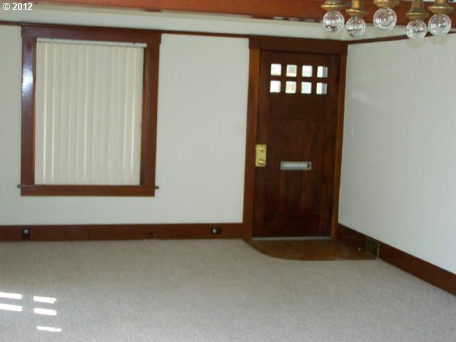 418 Northwest 5th Street Pendleton, OR 97801 - Photo 5 of 16