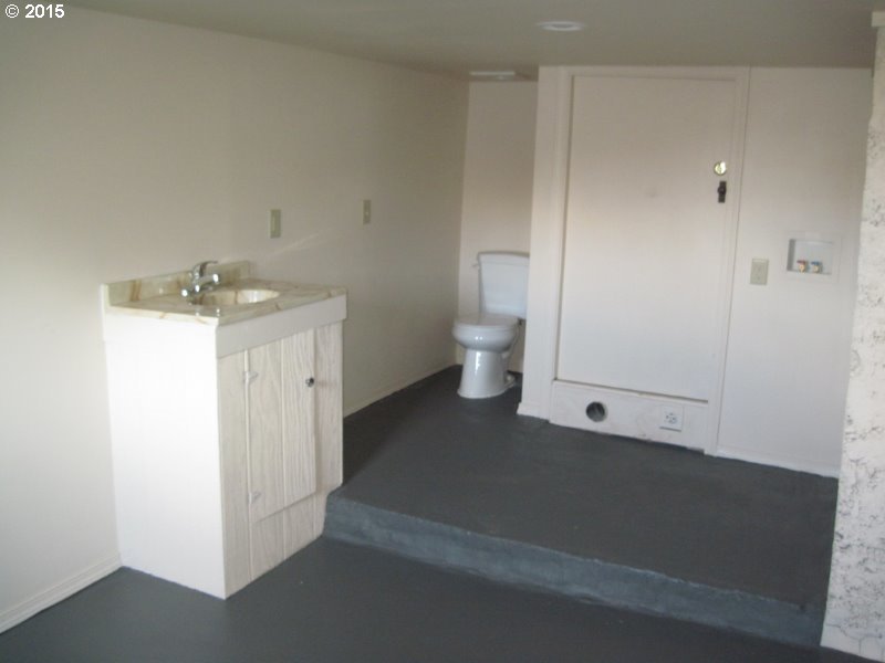 816 South Main Street Pendleton, OR 97801 - Photo 15 of 17