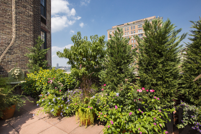 323 West 74th Street Manhattan, NY 10023 - Photo 20 of 24