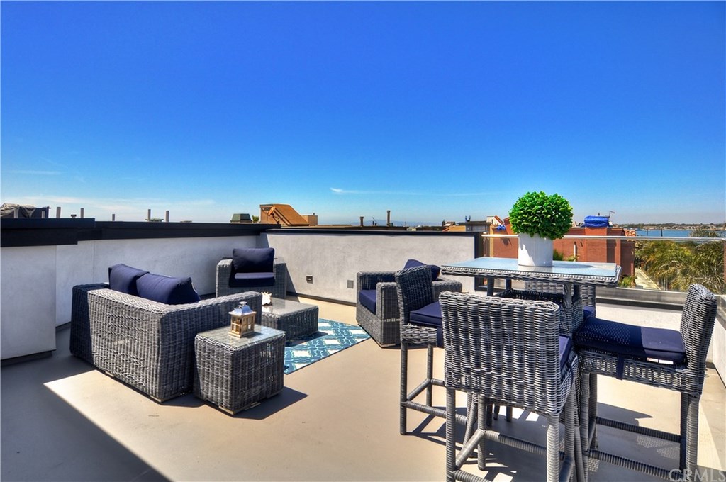 30 Pacific Avenue Surfside, CA 90743 - Photo 5 of 41