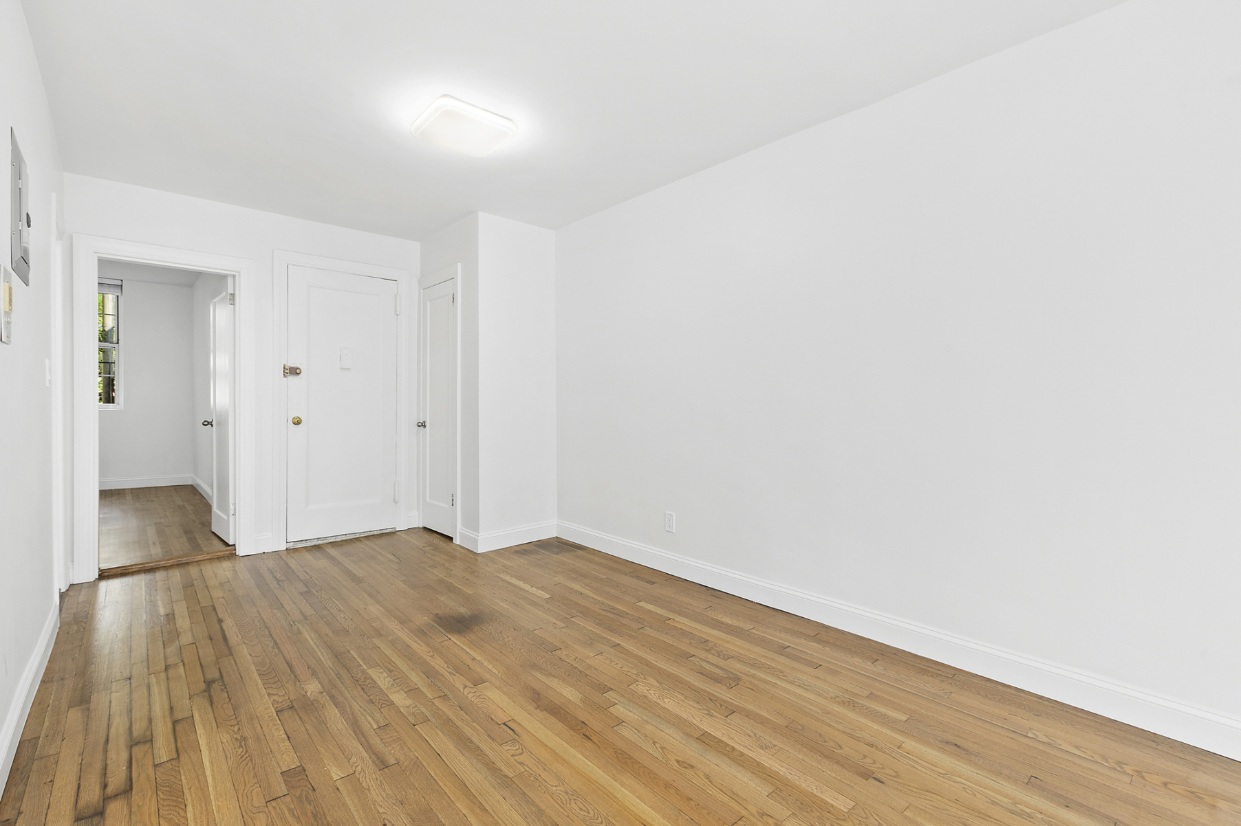 5 Carmine Street, Unit 4 Manhattan, NY 10014 - Photo 3 of 6