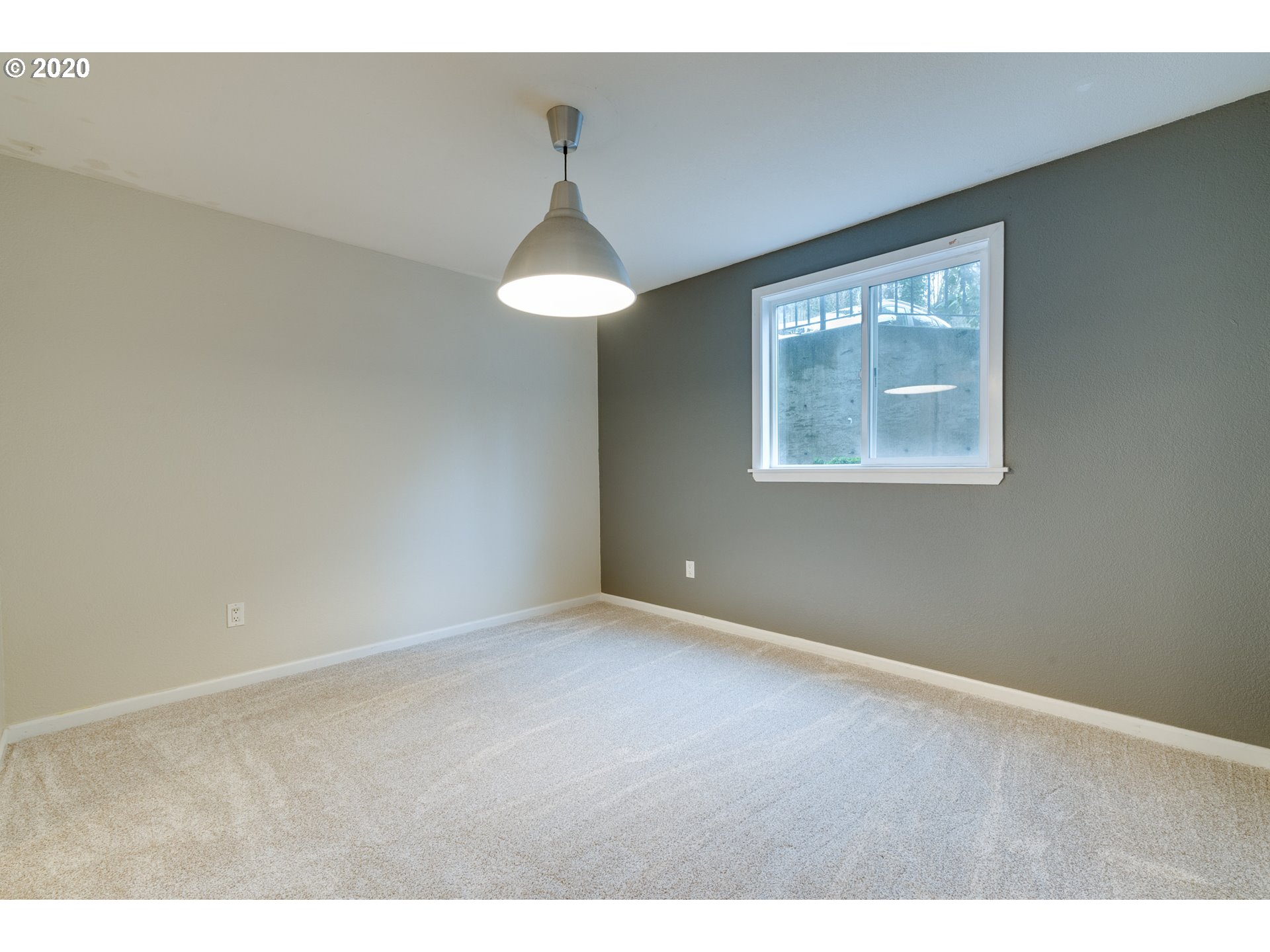 7937 Southwest 40th Avenue, Unit B Portland, OR 97219 - Photo 13 of 22