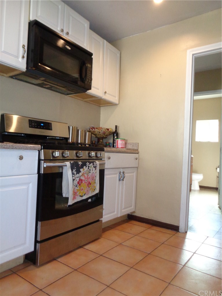 1663 South Rimpau Boulevard Los Angeles, CA 90019 - Photo 9 of 22