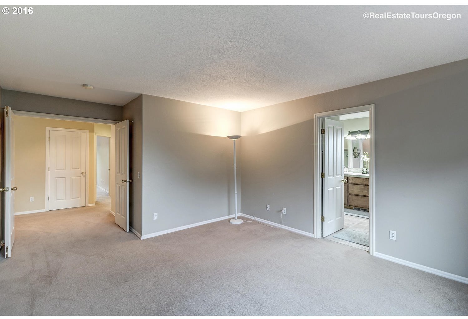 7564 Southwest Applegate Drive Beaverton, OR 97007 - Photo 15 of 28 Gallery Image 15