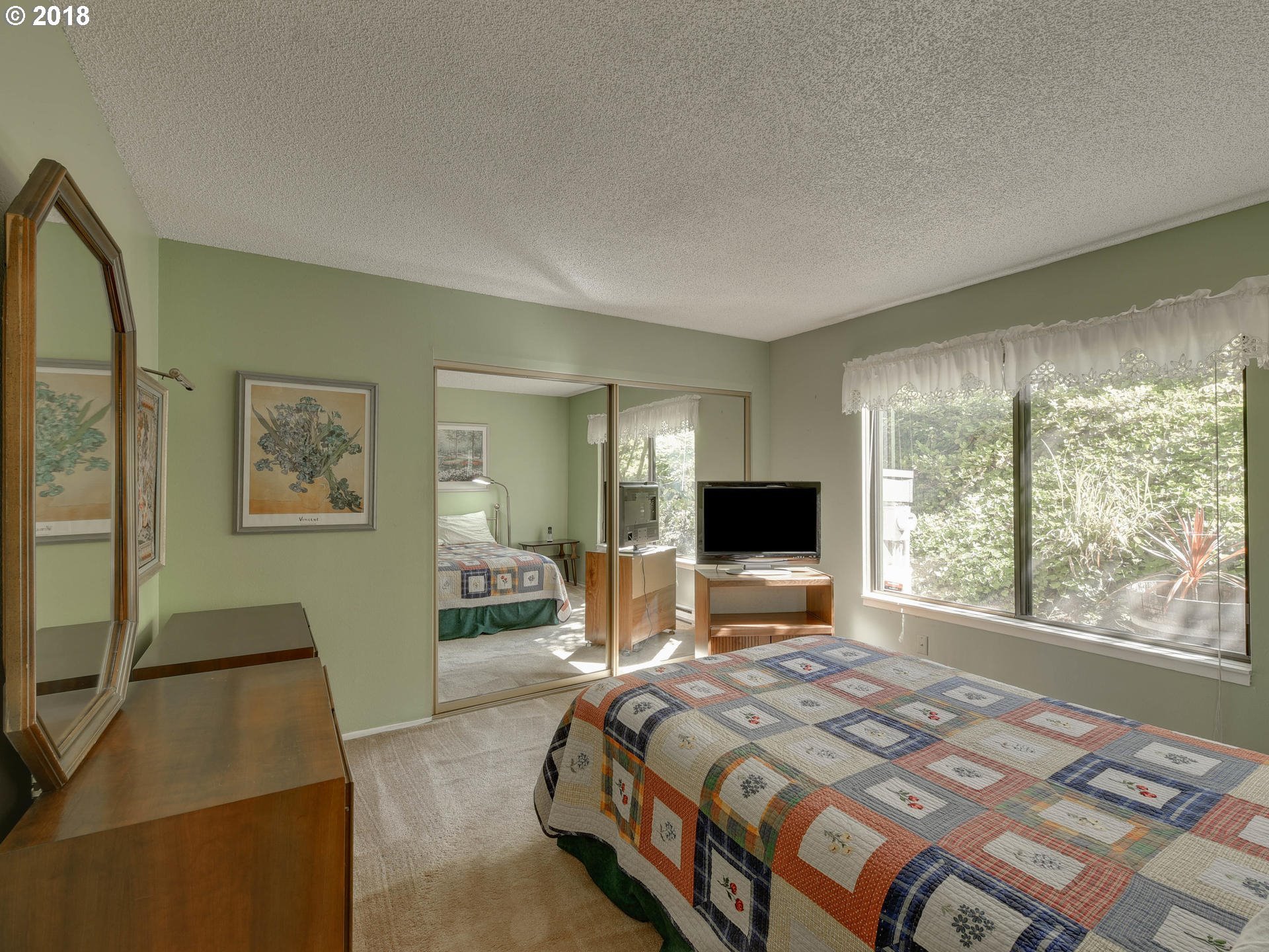 7714 Southwest Barnes Road Portland, OR 97225 - Photo 13 of 22 Gallery Image 13
