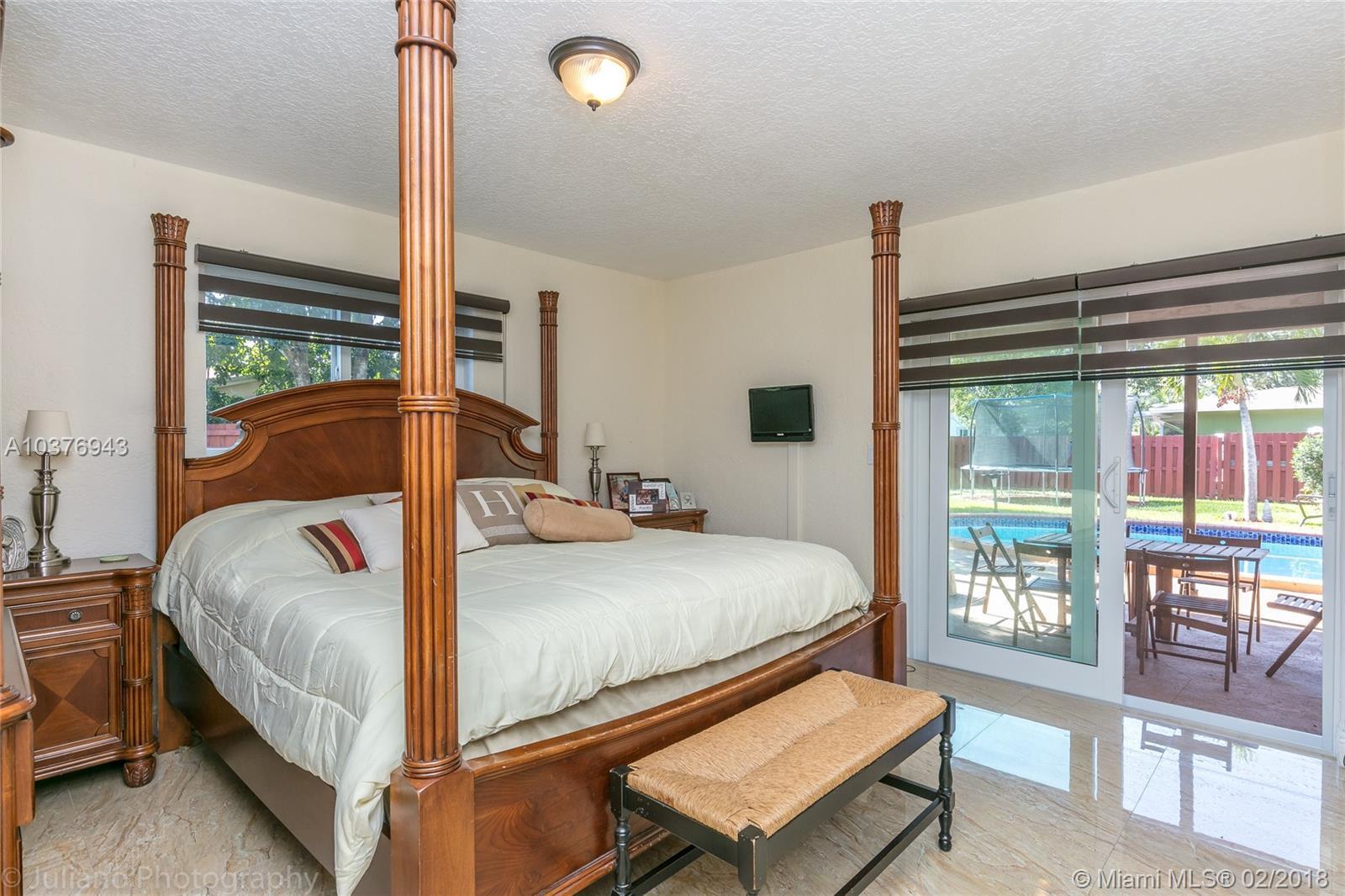 5380 Plantation Road Plantation, FL 33317 - Photo 14 of 34 Gallery Image 14
