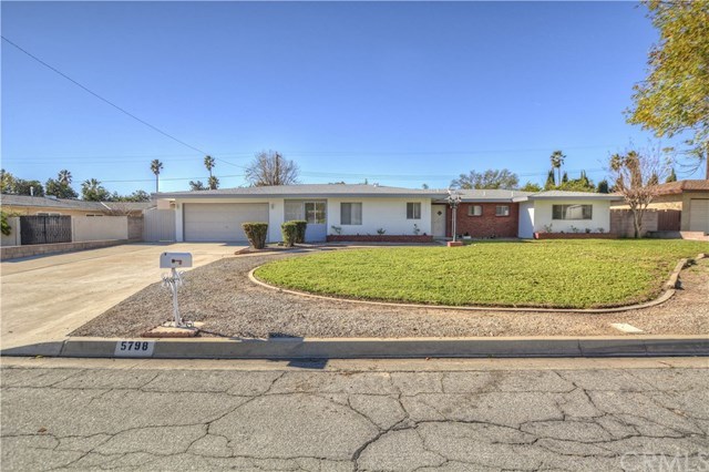 5798 Date Avenue Rialto, CA 92377 - Photo 1 of 1 Front view