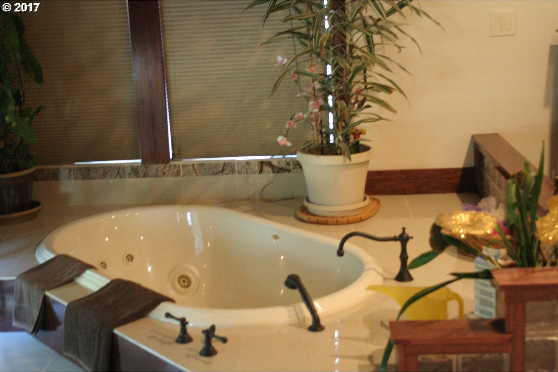 1054 Northeast Faloma Road Portland, OR 97211 - Photo 13 of 23 Gallery Image 13