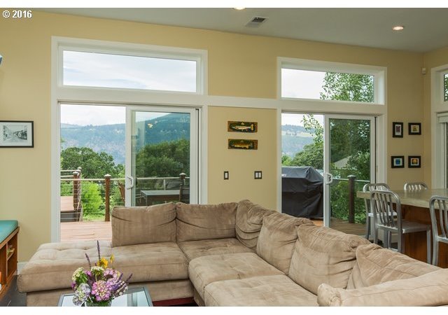 668 Parsons Road Hood River, OR 97031 - Photo 9 of 32 Gallery Image 9