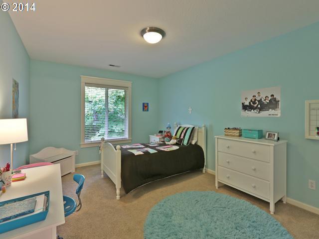 10364 Southwest Todd Street Portland, OR 97225 - Photo 6 of 16