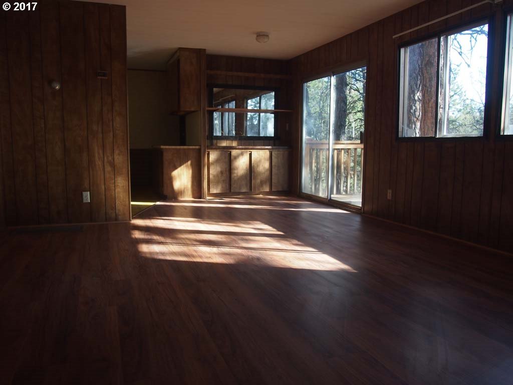 188 North Keg Road Tygh Valley, OR 97063 - Photo 5 of 23 Gallery Image 5