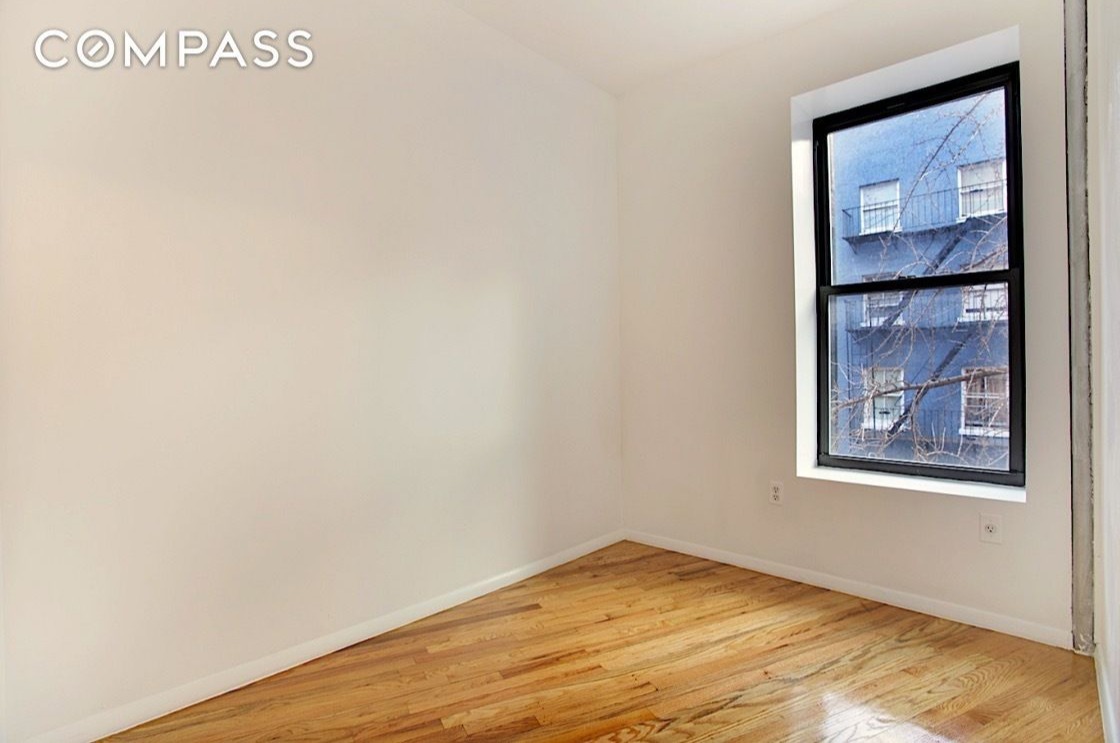 117 Perry Street, Unit 8 Manhattan, NY 10014 - Photo 2 of 6