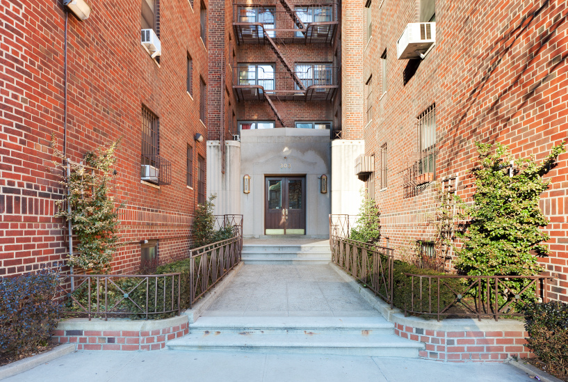 303 E 37th St, Manhattan, NY 10016 - Photo 1 of 1