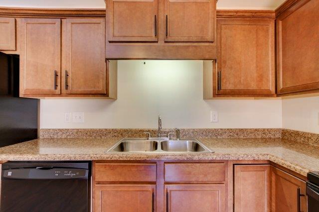 992 South Ash Ridge Drive, Unit B Clarksville, TN 37042 - Photo 9 of 27