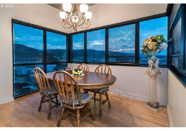 1830 Northwest Riverscape Street, Unit 409 Portland, OR 97209 - Photo 5 of 15 Gallery Image 5