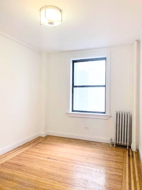 245 West 51st Street, Unit Undisclosed Manhattan, NY 10019 - Photo 7 of 13