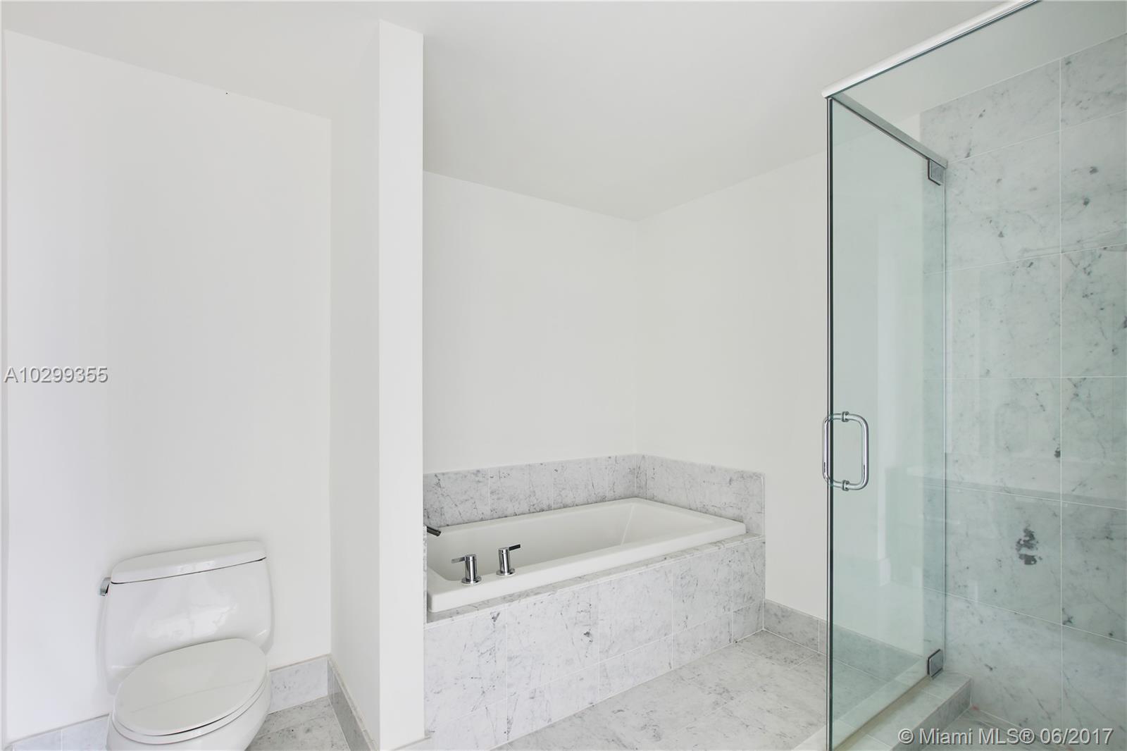253 Northeast 2nd Street, Unit 1710 Miami, FL 33132 - Photo 18 of 35