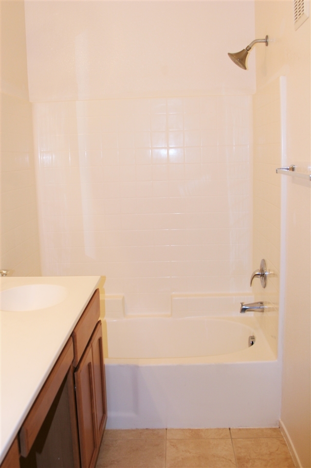 293 Reef Point Way, Unit 3 Oceanside, CA 92058 - Photo 14 of 15
