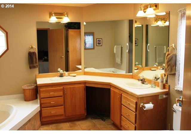 4301 Southwest Williams Road Powell Butte, OR 97753 - Photo 12 of 12 Gallery Image 12