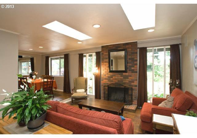 20519 Southwest Rosa Drive Aloha, OR 97078 - Photo 8 of 13 Gallery Image 8