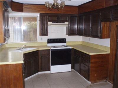 3317 Kapral Way Bakersfield, CA 93309 - Photo 2 of 4