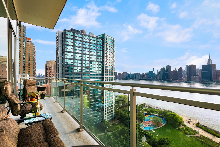 46-30 Center Boulevard, Unit 1708 Queens, NY 11109 - Photo 2 of 20